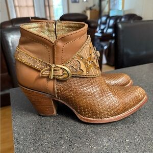 Cuadra Brown Genuine Python Snake Skin Leather Booties size 8.5 Women's